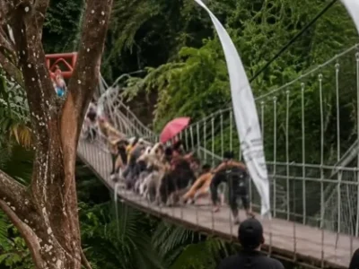 Jembatan Anjlok di Pangandaran