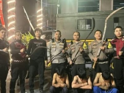 Sempat Kejar-kejaran dengan Polisi, 3 Pelaku Tawuran Bersenjata Tajam di Jalan Raya Jakarta Bogor Digiring ke Polres Bogor