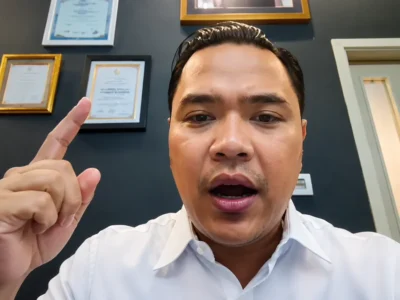 Kadisdik Kalteng dalam rapat membahas kegiatan sekolah saat kabut asap karhutla