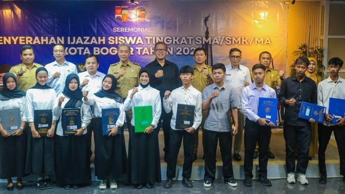 Ijazah 988 Pelajar Prasejahtera Kota Bogor Ditebus Pemkot, Dedie Rachim Minta Siswa Lanjutkan Pendidikan