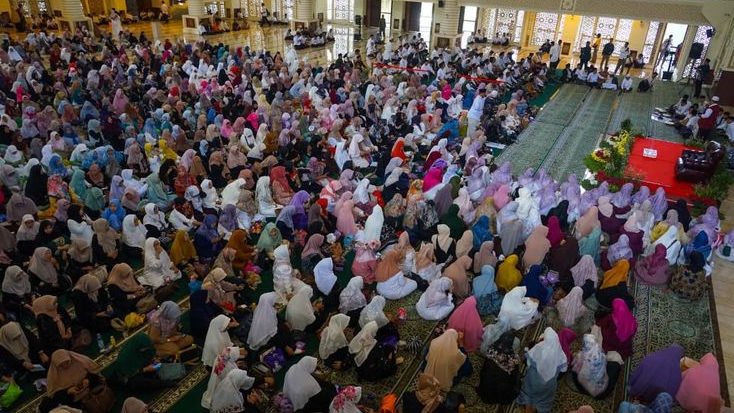 Digelar di Masjid Agung Al Isra, Maulid Nabi Muhammad SAW Tingkat Kota Bogor Dihadiri Ribuan Jemaah