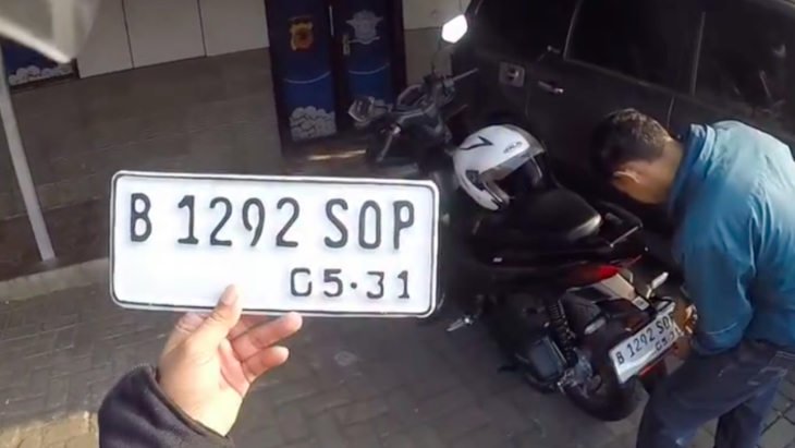 Nekat Pasang Plat Mobil di Motor, Pengendara di Cibinong Bogor Ini Berujung Apes