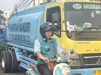 Truk Tangki Mogok di Jalan Kapten Yusuf Kota Batu Ciomas Bikin Macet Parah