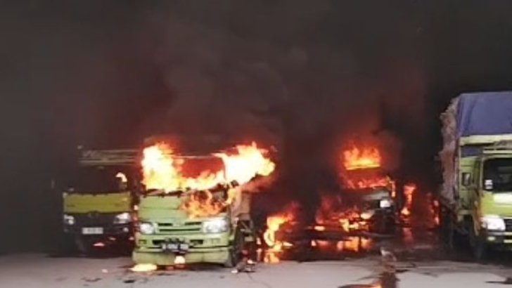 Kebakaran Melanda Pabrik Styrofoam di Cileungsi, Tujuh Kendaraan Ludes Terbakar