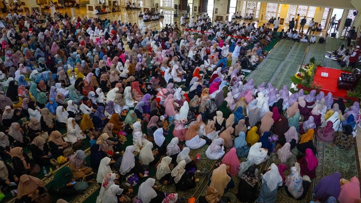 Maulid Nabi Muhammad SAW tingkat Kota Bogor dilaksanakan di Masjid Agung Al-Isra Kota Bogor, Rabu (26/8/2026).  