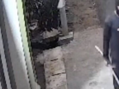 Horor! Diduga Rampok, 2 Pria Berpenutup Kepala Bawa Golok Keluyuran Dini Hari di Sukaraja Bogor