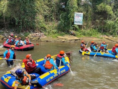 715 Kg Sampah Diangkat dari Sungai Ciliwung Cibinong, 100 Pohon Ikut Ditanam