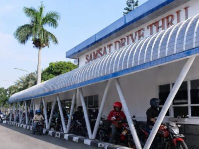 Tak Perlu Turun dari Kendaraan, Samsat Cibinong Permudah Bayar Pajak Lewat Layanan Drive Thru