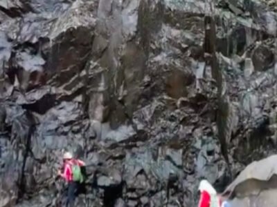Curug Bidadari Sentul Bogor Kering Kerontang, Wisatawan Bisa Injak Batu Kolam