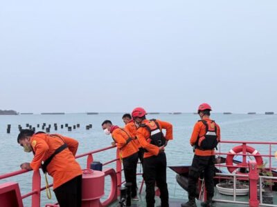Tim SAR Gabungan Kerahkan 7 SRU, Pencarian 8 Orang di Selat Sunda Masih Nihil
