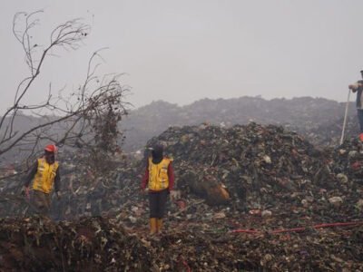 Hari Keempat Kebakaran TPAS Galuga, Bupati Bogor Kerahkan 600 Personel: Fokus Jinakkan Bara Dalam Tumpukan Sampah