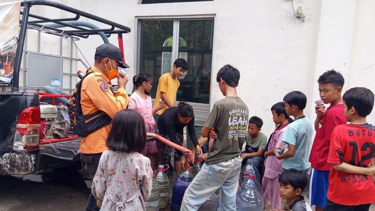 Kemarau Picu Kekeringan, 663 Warga Citeureup Andalkan Bantuan Air Bersih
