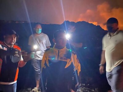 Bupati Bogor Turun Langsung ke Gunungan Sampah Tangani Kebakaran TPAS Galuga