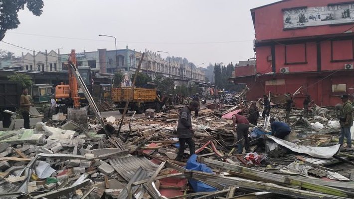 79 Bangunan Liar di Puncak Cisarua Rata dengan Tanah, Akses Menuju Pasar Cisarua Terbuka