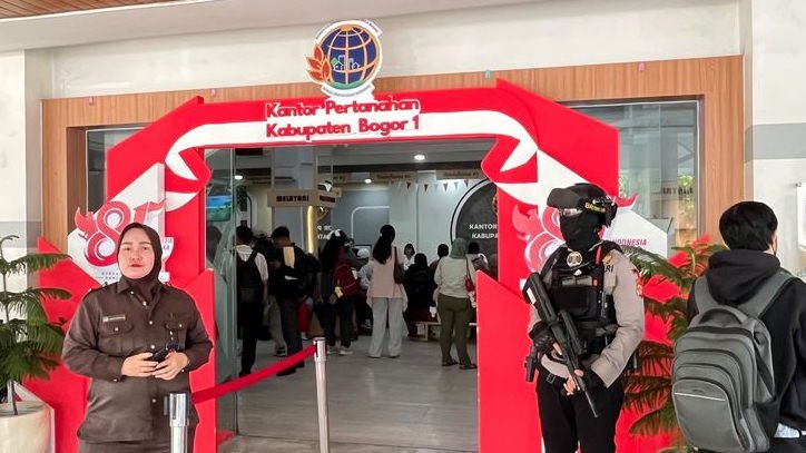 BPN Kabupaten Bogor Digeledah, Polisi Bersenjata Laras Panjang Berjaga