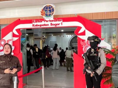 BPN Kabupaten Bogor Digeledah, Polisi Bersenjata Laras Panjang Berjaga