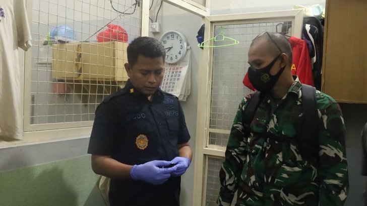 Sel Napi Lapas Gunung Sindur Digeledah, Petugas Gabungan Temukan Senjata Tajam hingga Gunting