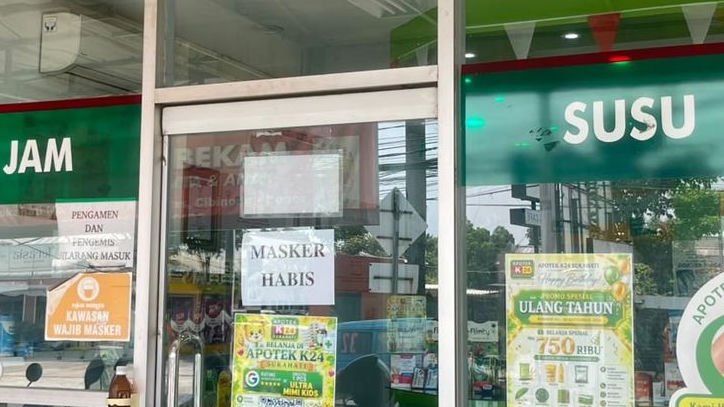 Apotek di Bogor Mulai Kehabisan Masker Imbas Erupsi Gunung Anak Krakatau