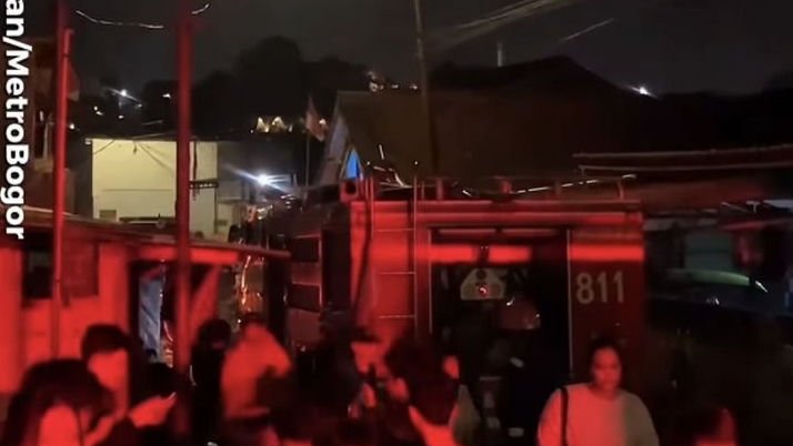 Kebakaran Hebat Hanguskan Lima Rumah di Babakan Pasar Bogor, Tujuh Armada Damkar Dikerahkan