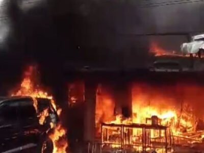 Kebakaran Hanguskan Empat Tempat Usaha, Rumah dan Satu Kendaraan di Jalan Paledang Bogor