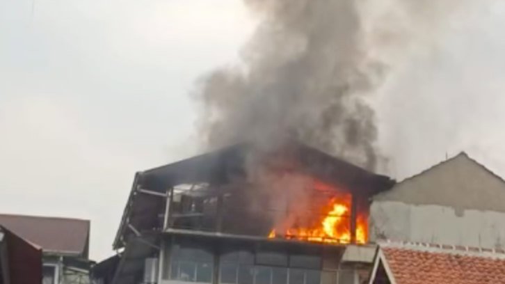 Kebakaran di Ponpes Al Falakiyah Loji Kota Bogor, Santri Berhamburan Keluar