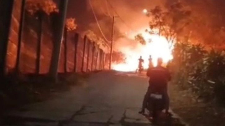 Lahan Bambu di Rumpin Terbakar Hebat: Api Membumbung Tinggi, 3 Jam Baru Bisa Dipadamkan