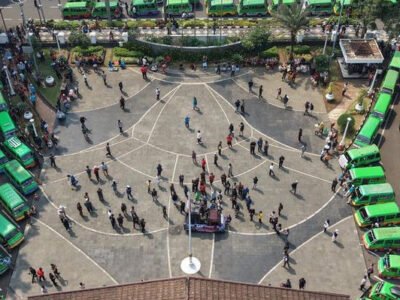 Angkot Menumpuk di Balai Kota Bogor, Penumpang Telantar