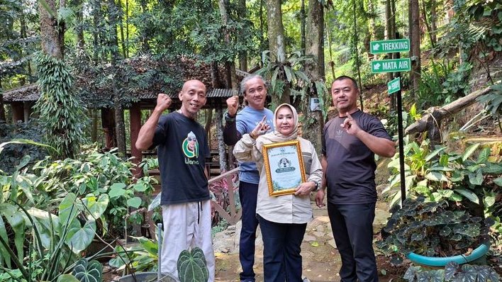 Cerita Rosita Irawan Ubah Lahan Gundul Jadi Hutan Organik 30 Hektare di Puncak Bogor Dapat Apresiasi Dari Alumni SMP Negeri Cijeruk