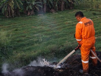 Seluruh Titik Api TPAS Galuga Berhasil Dipadamkan, Petugas Masih Lakukan Pendinginan untuk Cegah Api Muncul Kembali