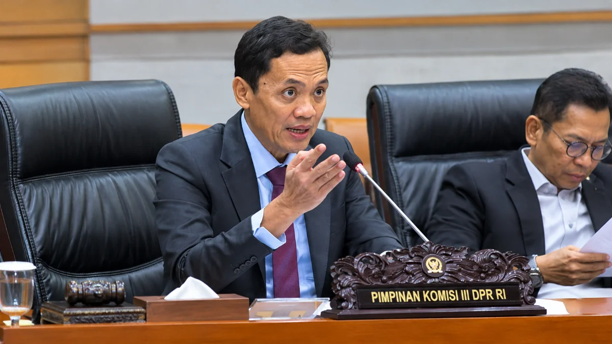 Habiburokhman dalam rapat RDPU Komisi III DPR