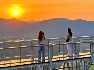 Ngopi di Atas Perbukitan Bogor? Coba Bukit Manik, Ada Jembatan Kaca dan Kopikop BMI dengan View Gunung Salak