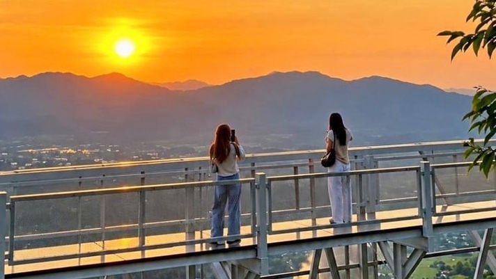 Ngopi di Atas Perbukitan Bogor? Coba Bukit Manik, Ada Jembatan Kaca dan Kopikop BMI dengan View Gunung Salak
