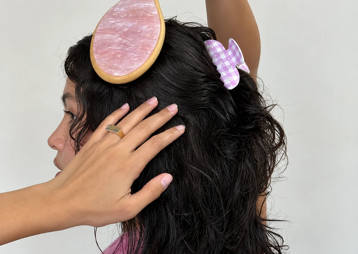 5 tips menata rambut agar tidak cepat lepek saat cuaca panas