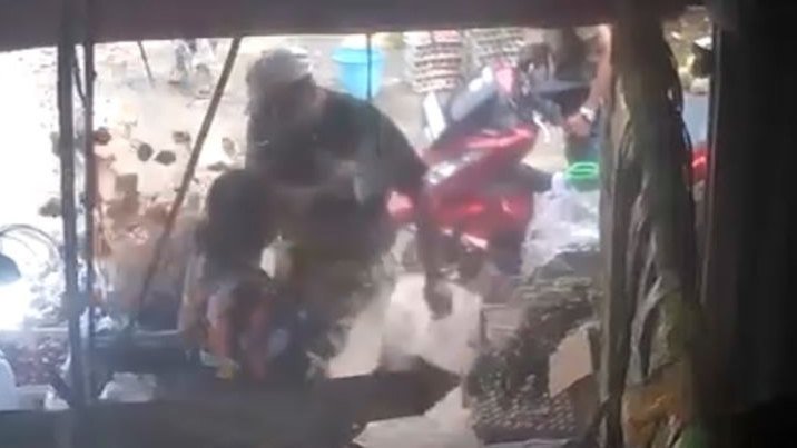 Bang Jago Acak-acak Dagangan hingga Pukul Pedagang Pasar Griya Bukit Jaya Gunungputri, Polisi Kejar Pelaku