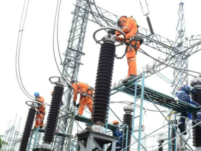 PLN UPT Bogor Tengah Melakukan Pemeliharaan Rutin